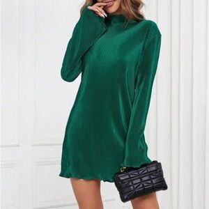 Lettuce sleeve mini dark green dress